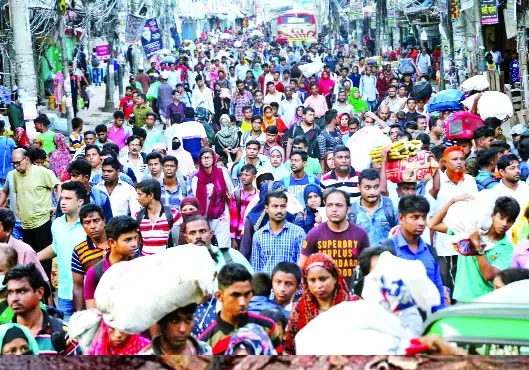 ভোগান্তি নিয়ে ফিরছে মানুষ : ঢাকায় নেমেই যানবাহন সঙ্কট