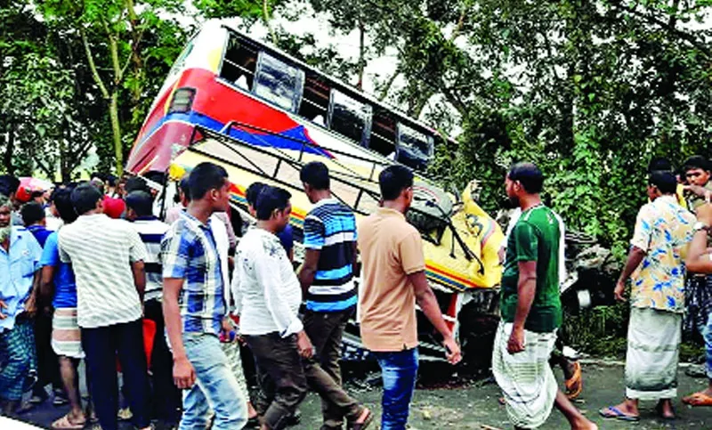 সেই বাস ছিল ভাঙ্গারি হিসেবে নিলামে কেনা!