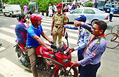 সড়কে বিশৃঙ্খলা কোনো উদ্যোগেই ফল মিলছে না