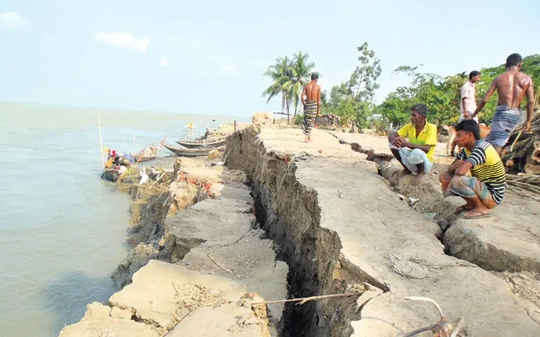 জমি-বাড়ি হারিয়েছে ৪৩ জেলার আড়াই কোটি মানুষ