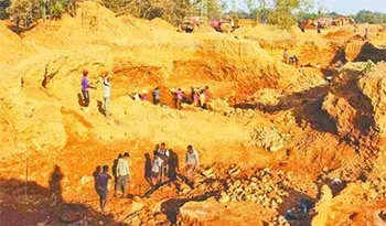 কঙ্কাল শারপিন টিলায়, থেমে নেই পাথর লুট, ফের মানবিক বিপর্যয়ের আশঙ্কা