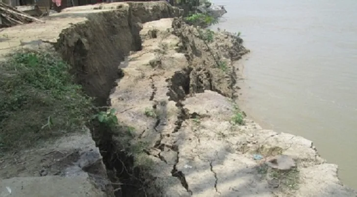 পদ্মার ভাঙনে রাজবাড়ীতে বড় ক্ষতির শঙ্কা