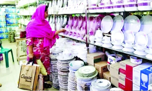 ব্যবসায় মন্দা : পুঁজি ভেঙে খাচ্ছেন অনেকে