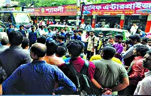 চট্টগ্রামে অঘোষিত পরিবহন ধর্মঘটে লাখো যাত্রীর দুর্ভোগ