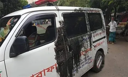 ধর্মঘটে আটকা অ্যাম্বুলেন্স, মারা গেল শিশু