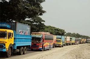 ঢাকা-চট্টগ্রাম মহাসড়কে তীব্র যানজট