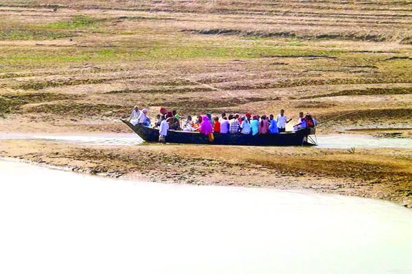 পদ্মা শুকিয়ে মরুভূমি