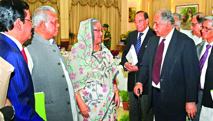 হাস্যরসে প্রাণবন্ত 'ভাবগম্ভীর' পরিবেশ