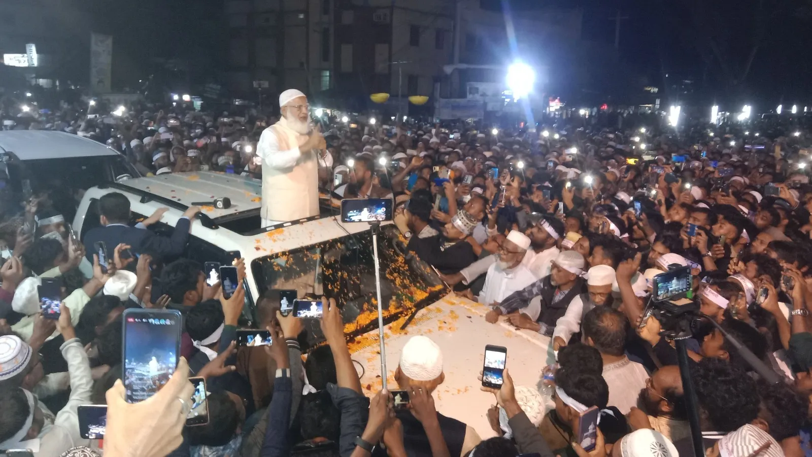 কেউ যেন ফাঁকতালে ঢুকে আমাদের জাতীয় ঐক্য নষ্ট করতে না পারে