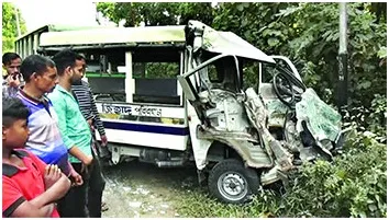সড়কে মৃত্যুর মিছিল একদিনে নিহত ১৪