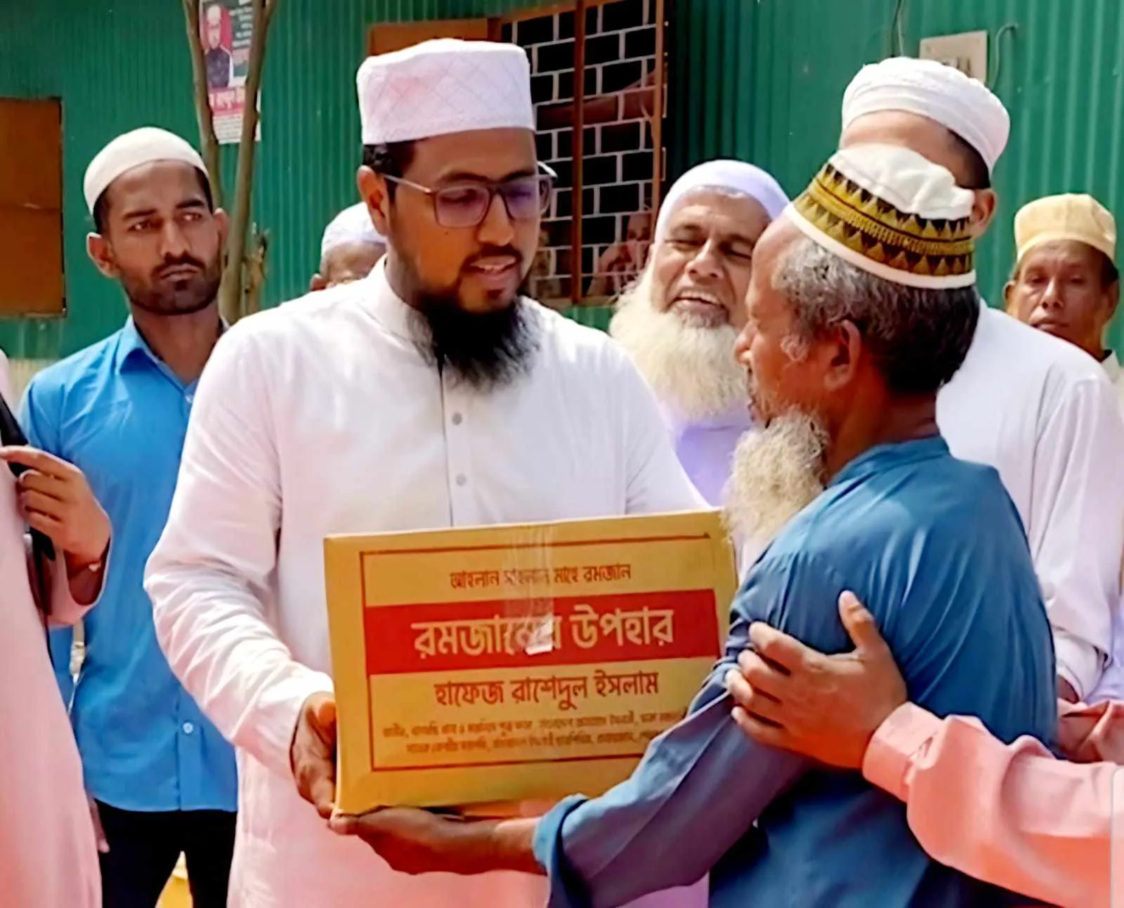 বলাইয়েরচর ইউনিয়নে সুবিধাবঞ্চিত মানুষের মাঝে জামায়াতের ফুডপ্যাক উপহার প্রদান