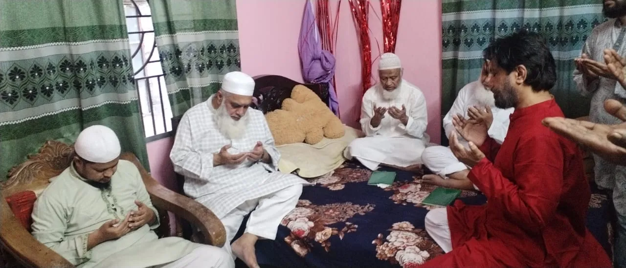 নারায়ণগঞ্জ জেলা প্রজম্ম দলের আহবায়কের মায়ের মৃত্যুতে শোক জানাতে বাসায় মহানগরী আমীর সহ জামায়াত নেতৃবৃন্দ